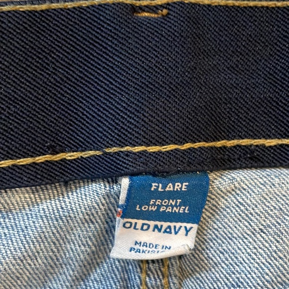 Old Navy Maternity Jean Medium Wash - Picture 3 of 5